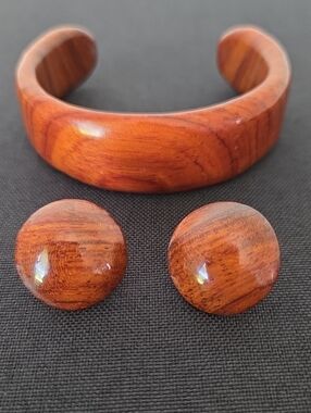 Handcrafted Jewelry Set made by California wood artisan M. Hinrichs.